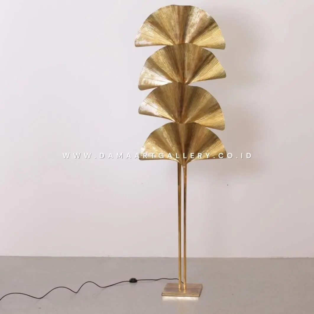 Lampu Standing Kuningan Unik